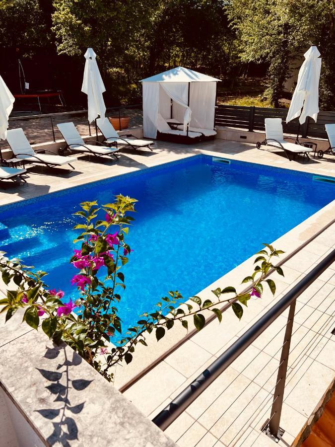 Villa Jela - With Pool Njivice Buitenkant foto